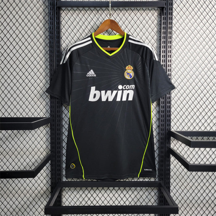 Real Madrid 10/11 Retro Away